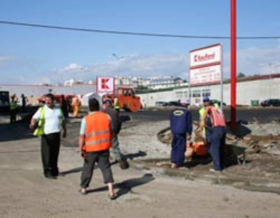 Kaufland se deschide de mâine