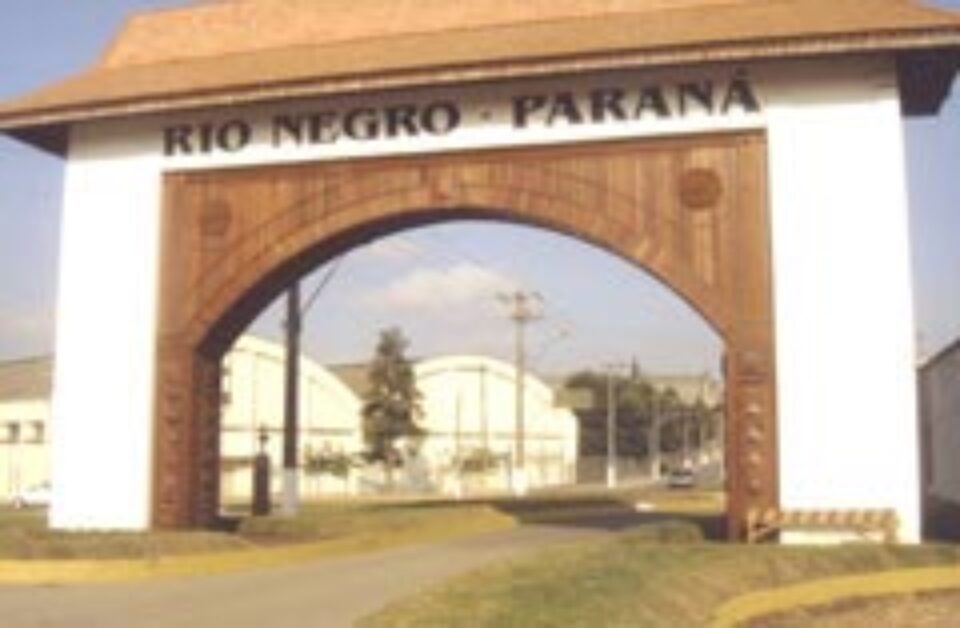 Poarta de intrare în municipiul Rio Negro, statul Parana Poarta de intrare în municipiul Rio Negro, statul Parana