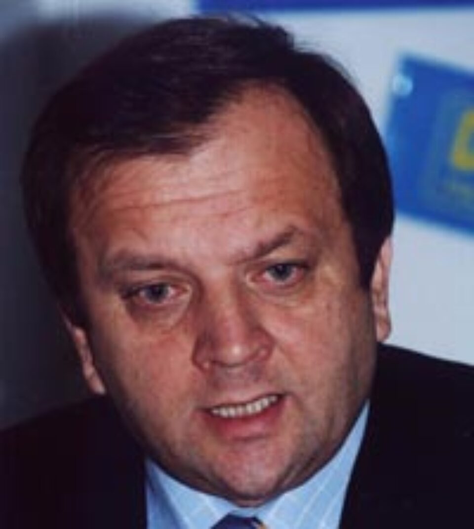 Flutur critică liberalii care au spus "dume la malul mării" despre Alianță Flutur critică liberalii care au spus "dume la malul mării" despre Alianță