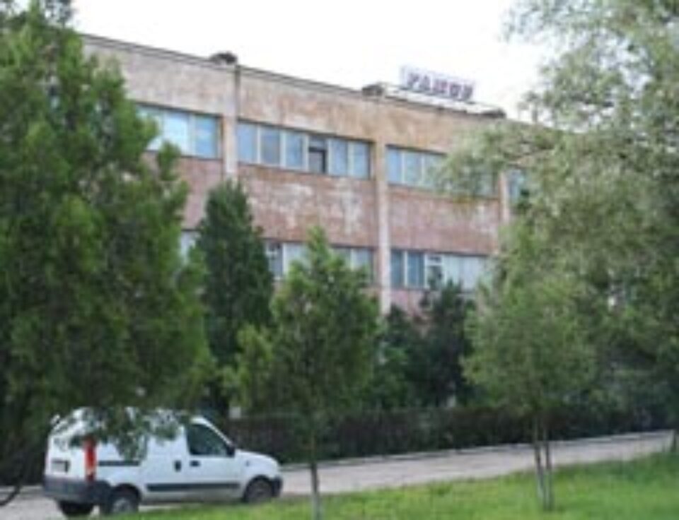 Iulius Mall a cumpărat FAMOS cu aproape 3 milioane de euro