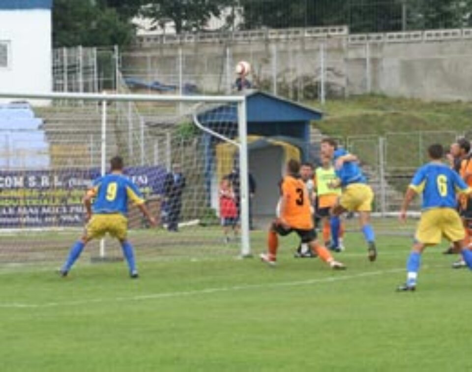 În continuare lideri În continuare lideri