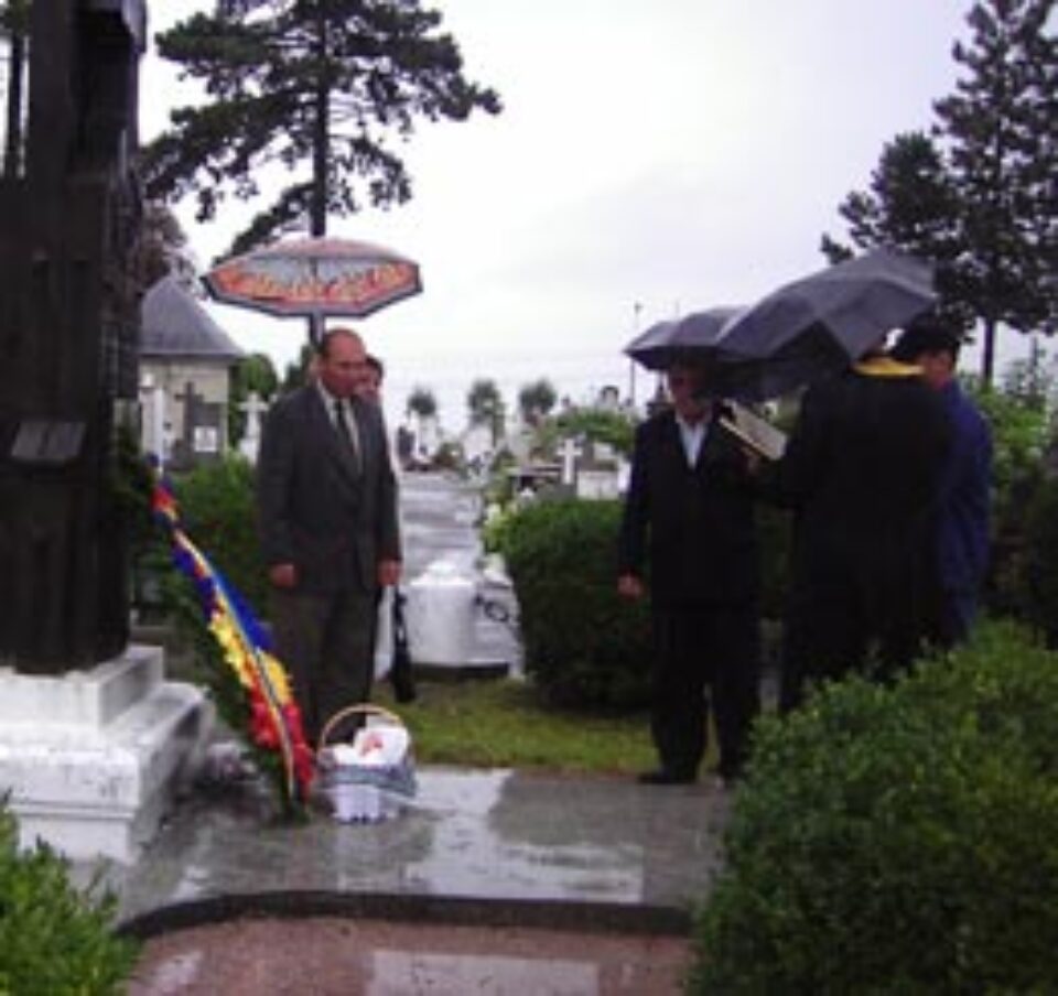Istoricul Ioan Grămadă, comemorat la cimitirul Pacea