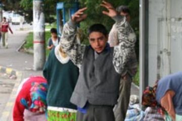 Statia de autobuz, hotel in aer liber pentru nomazi