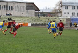 Fază din campionatul trecut de la meciul Cetatea Suceava – Precizia Săcele