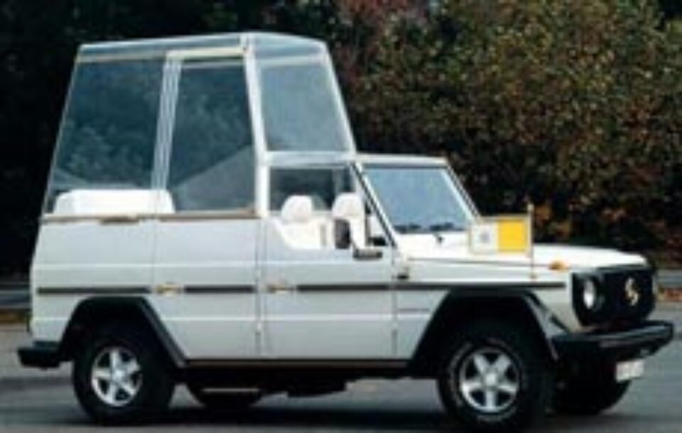 Papamobilul a fost vândut pentru 70.000 de dolari