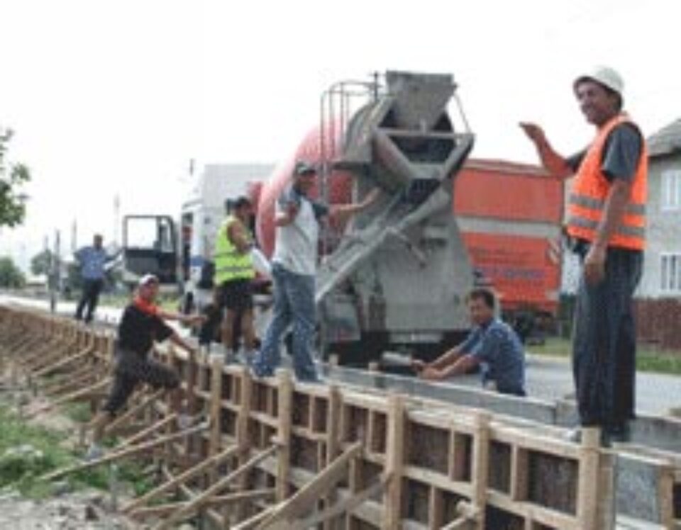 DN 17 constituie un pericol public pentru șoferi și pietoni