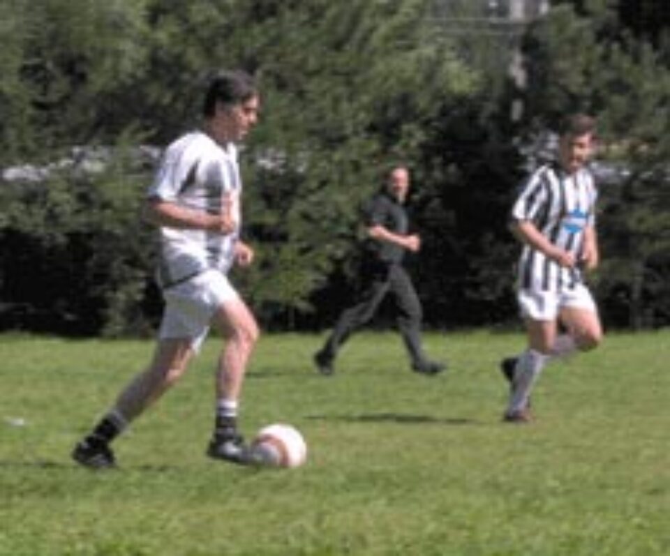 Meci al VIP-urilor pe malul Moldovei