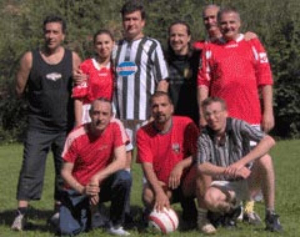 Meci al VIP-urilor pe malul Moldovei Meci al VIP-urilor pe malul Moldovei