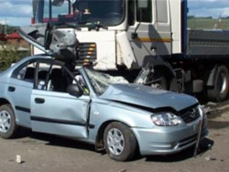 Doi tineri, soț și soție, sfârtecați în urma unui cumplit accident rutier