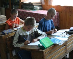 Școala începe astăzi, dar cu multe semne de întrebare