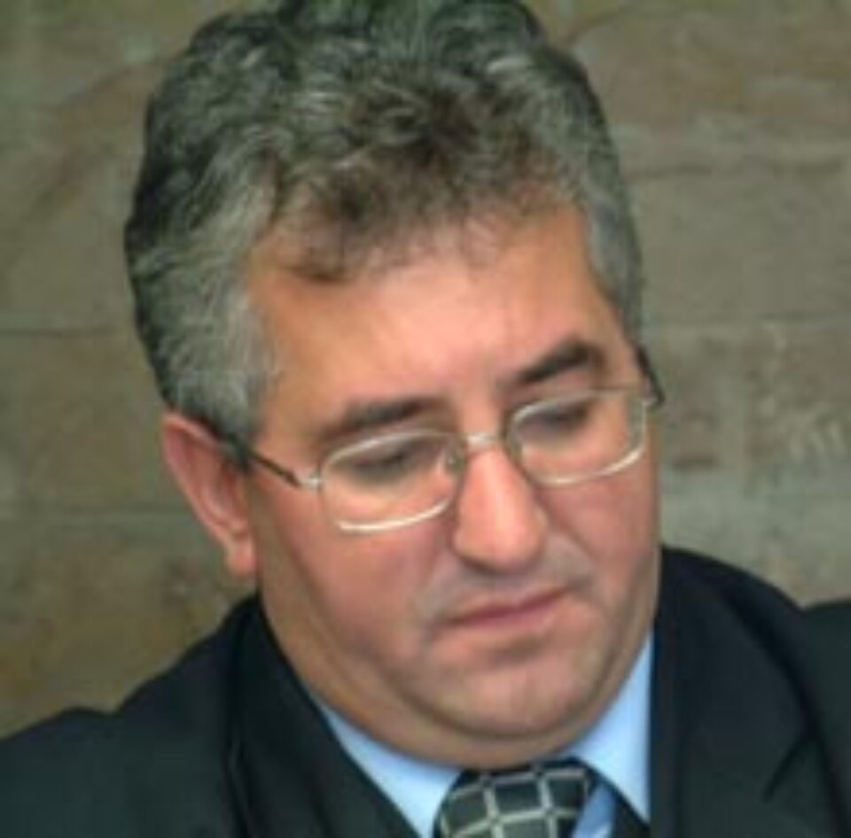 Trei tinere absolvente au devenit “ochii și urechile” primarului Lungu