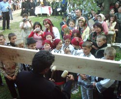 Glasul de toacă din inima Ardealului și Bucovinei „s-a oprit” la Sucevița Glasul de toacă din inima Ardealului și Bucovinei „s-a oprit” la Sucevița