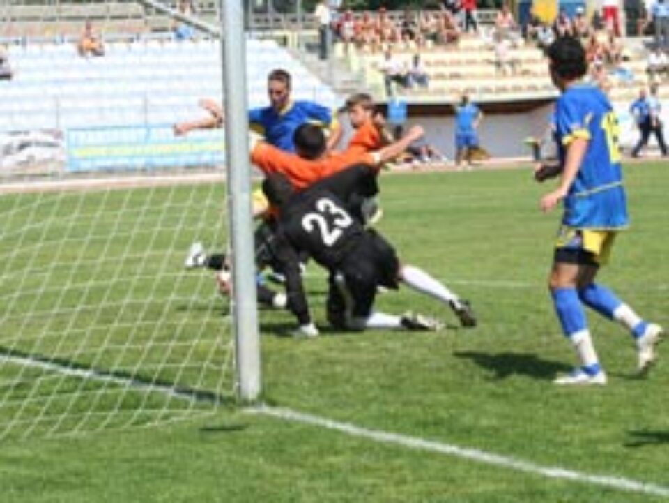 Primul derby al sezonului pe Areni