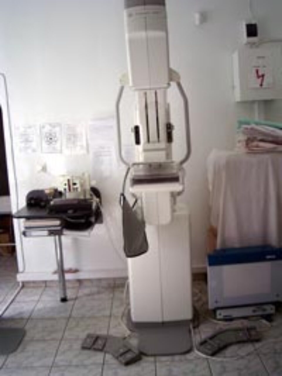 Conducerea Spitalului Județean a decis să aducă înapoi la spital mamograful din policlinică