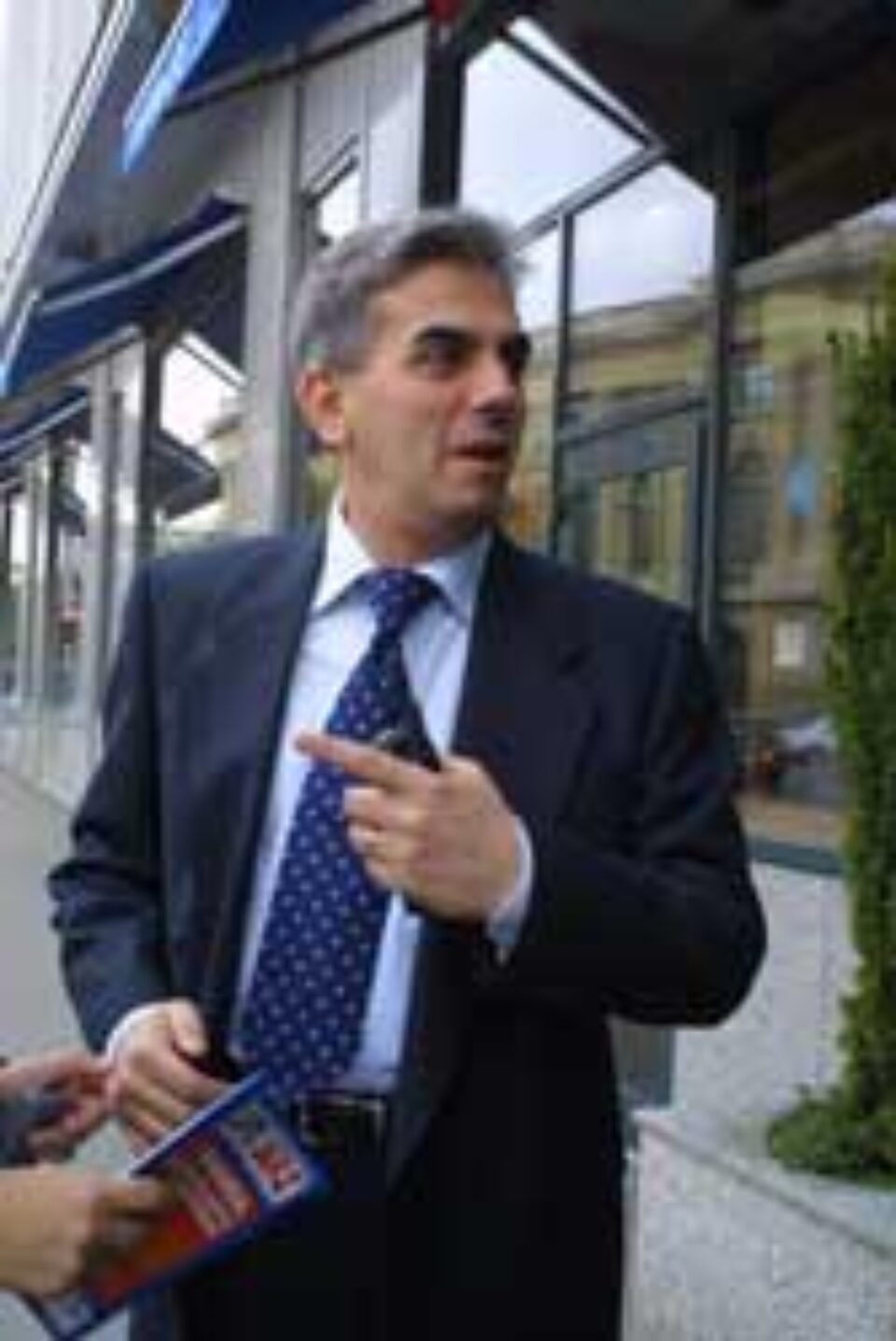 Nicolăescu recunoaște că nu e la zi cu analizele