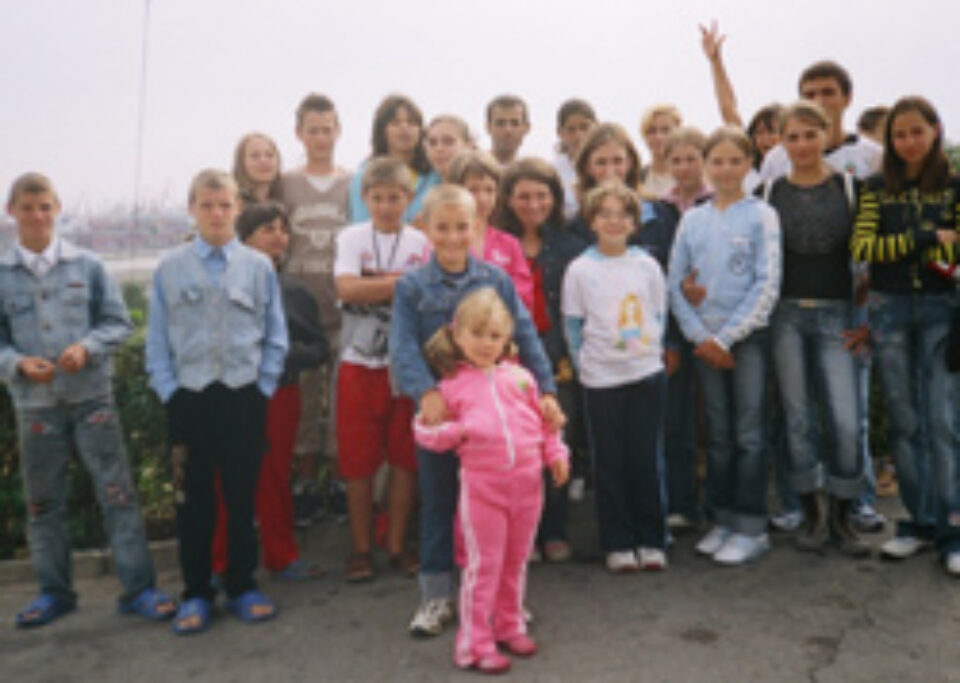 Copii din sistemul de protecție sucevean, în tabără pe litoral