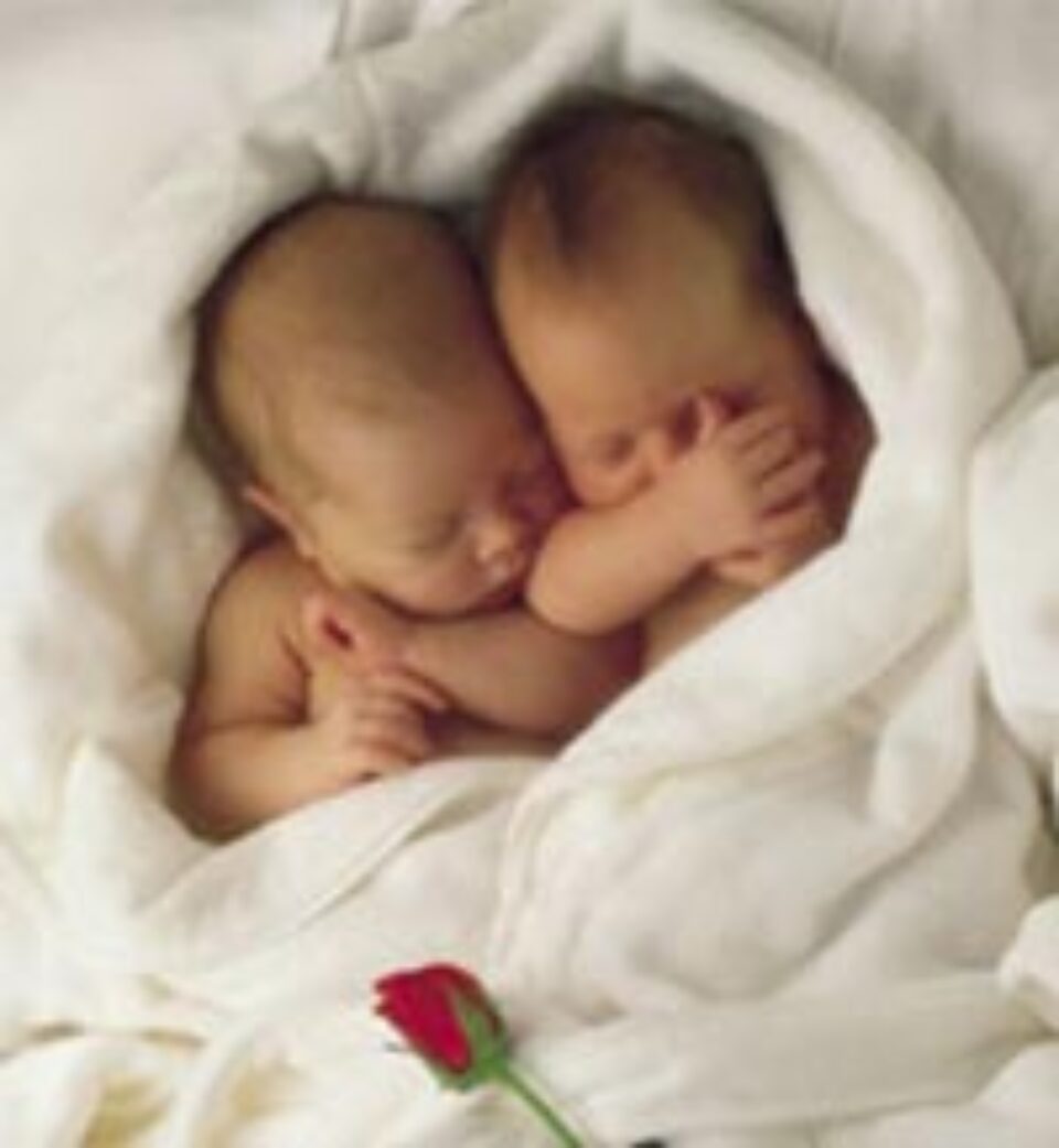 Femeile înalte au mai multe șanse să conceapă gemeni