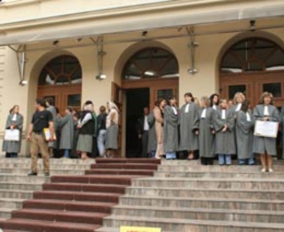 Protestele din justiție se vor lăsa cu diminuări salariale Protestele din justiție se vor lăsa cu diminuări salariale