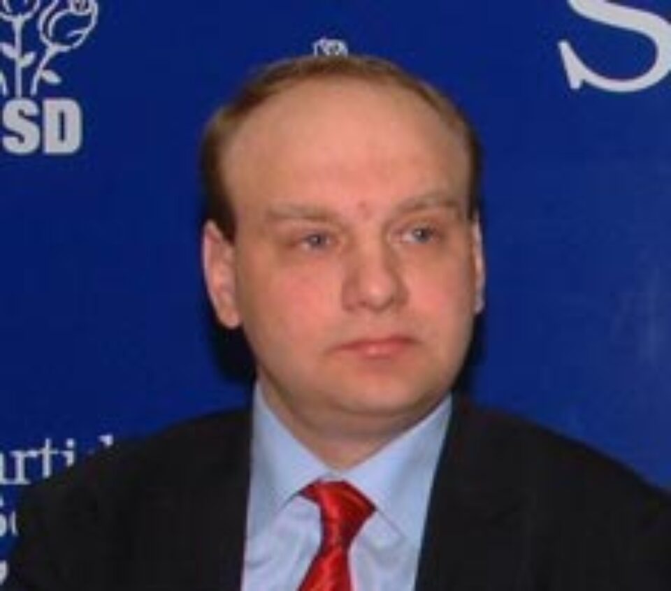 Ovidiu Donţu Ovidiu Donţu