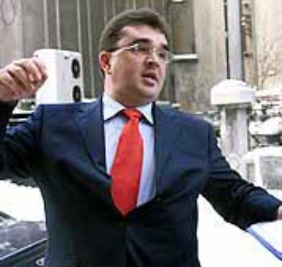 Marian Oprișan, prins conducând mașina deși avea permisul suspendat Marian Oprișan, prins conducând mașina deși avea permisul suspendat