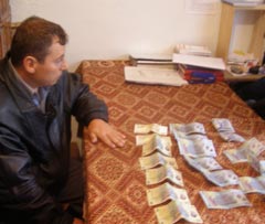 Dat pe mâna judecătorilor, pentru că a încercat să dea șpagă unui polițist