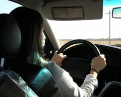 Șoferii opriți în trafic de polițiști trebuie să rămână în vehicul cu mâinile pe volan