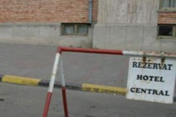 Nici un hotel din Suceava nu plătește taxă pentru locuri de parcare