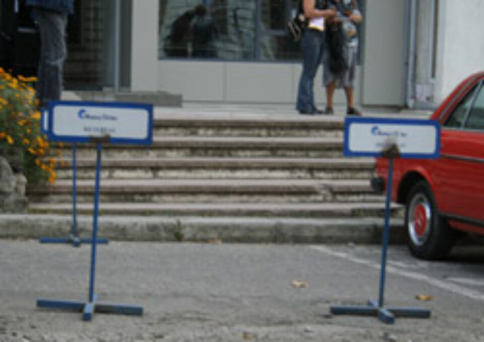 Hotelurile din Suceava, obligate să plătească pentru locurile de parcare