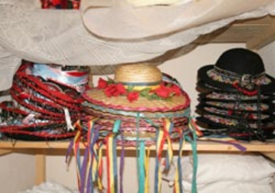 „Zestrea” artiștilor suceveni de la Ansamblul „Ciprian Porumbescu” este de câteva sute de milioane de lei vechi