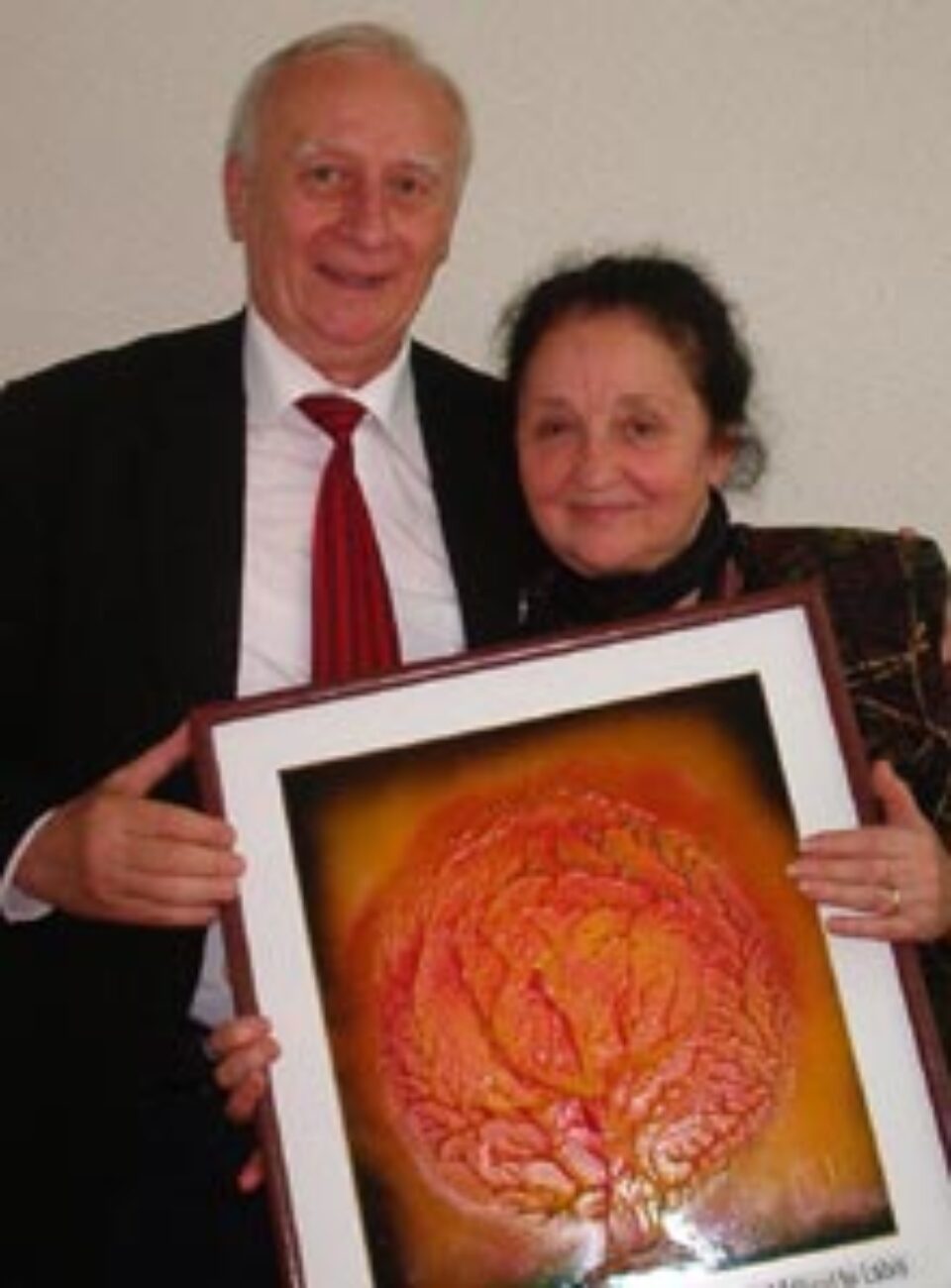 Margareta Labiş şi artistul plastic Radu Bercea cu lucrarea „Mălinul”