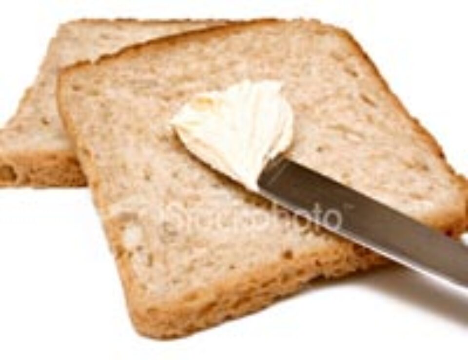 S-a descoperit de ce pâinea cu unt cade mereu pe partea unsă S-a descoperit de ce pâinea cu unt cade mereu pe partea unsă