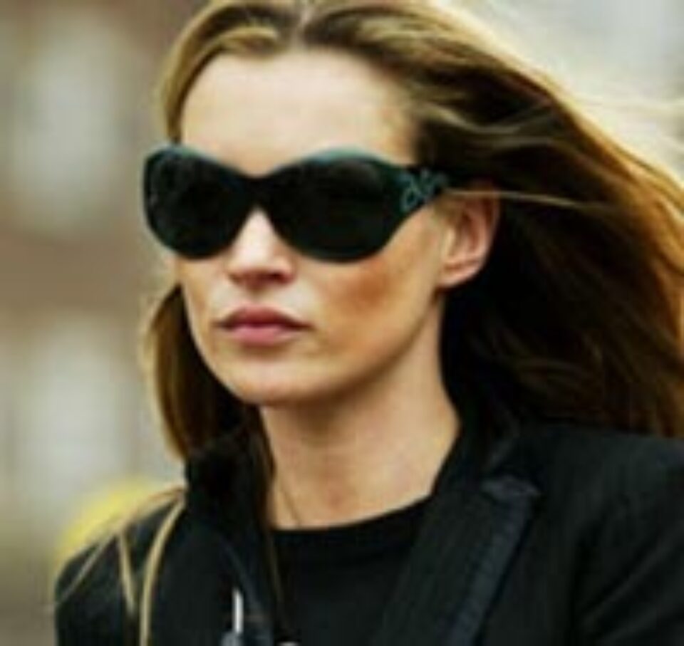 Kate Moss vrea să creeze haine pentru femei însărcinate