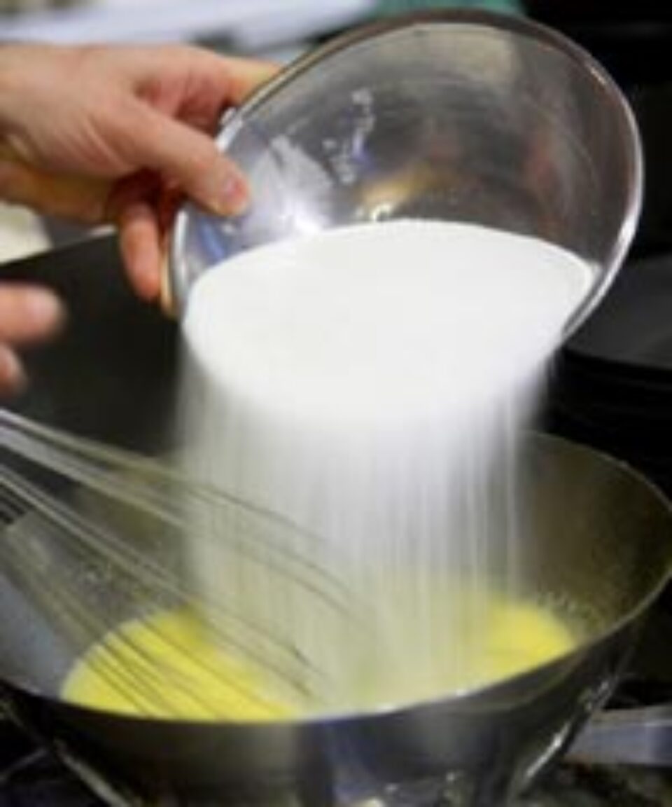 Zahărul alb face mai mult rău decât bine Zahărul alb face mai mult rău decât bine