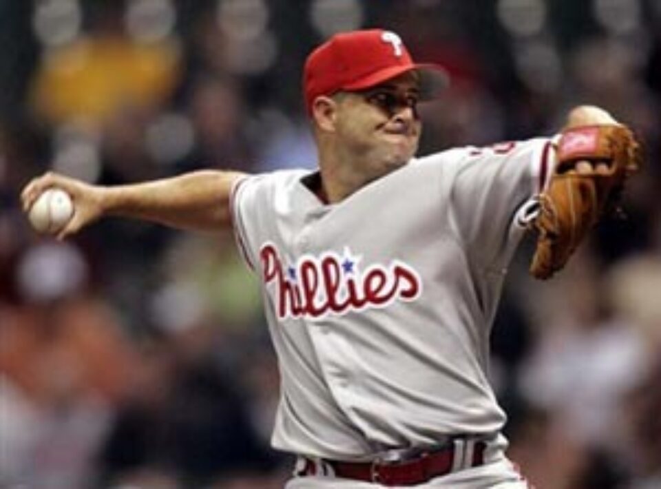 Avionul era pilotat de un celebru jucător de base-ball, Cory Lidle de la New York Yankees