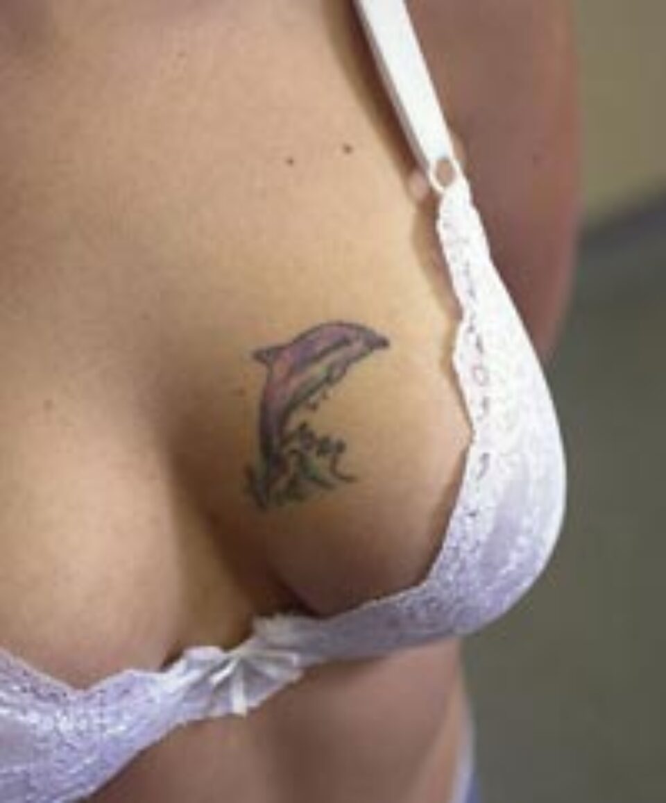 Delfinul - rămâne încă tatuajul preferat al femeilor Delfinul - rămâne încă tatuajul preferat al femeilor