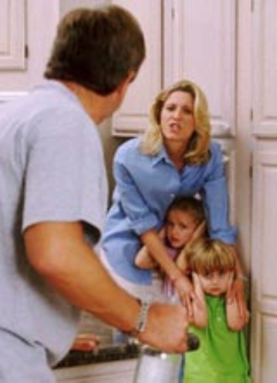 Copiii abuzați verbal pot avea probleme de comunicare