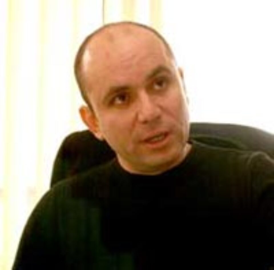 Peste 100 de miliarde, de la Poștă la o firmă deținută de directori din companie