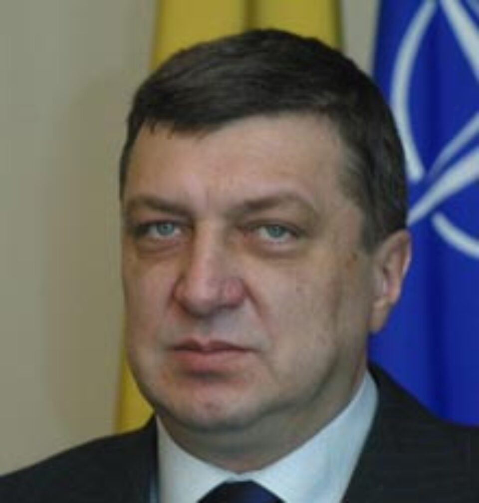 Teodor Atanasiu nu se dă dus din scaunul de ministru