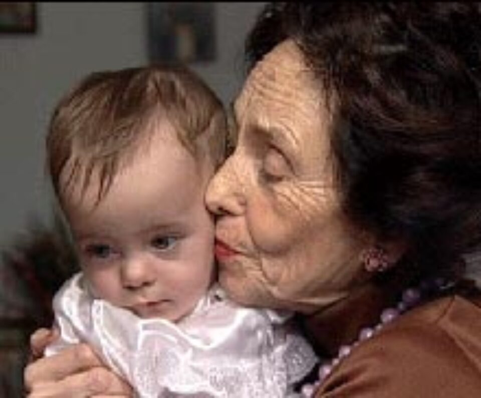 Cea mai bătrână mamă din lume este românca Adriana Iliescu