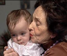 Cea mai bătrână mamă din lume este românca Adriana Iliescu