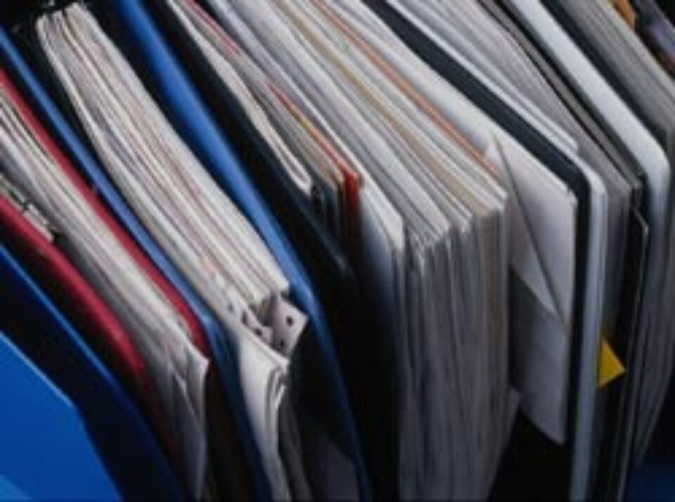 Legile proprietății îngroapă instanțele în dosare