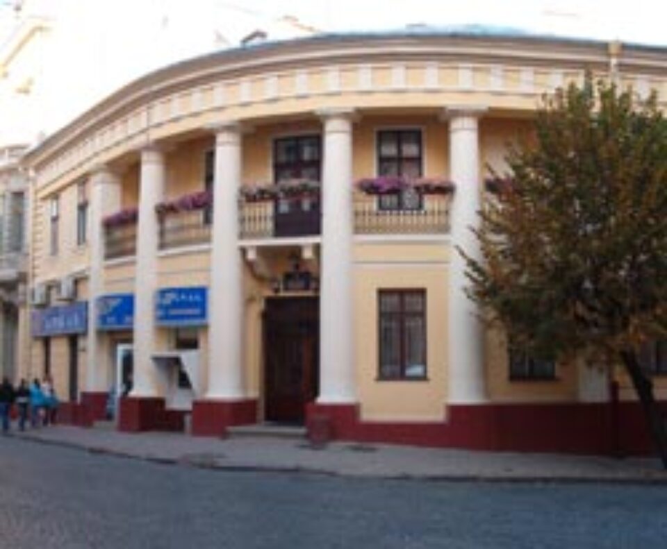 Imobilul pe care se doreşte amplasarea plachetei cu efigia voievodului Alexandru cel Bun