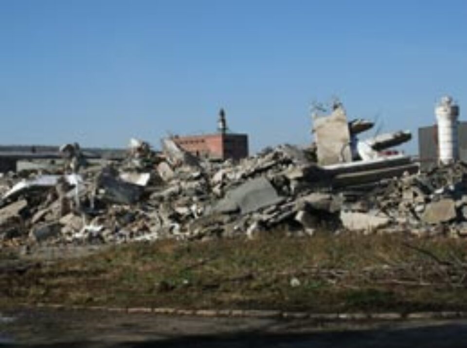 Fostul Mobstrat, pus la pământ cu buldozerul Fostul Mobstrat, pus la pământ cu buldozerul