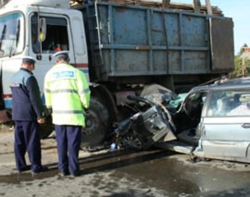 Cinci răniți într-un accident rutier petrecut în Ițcani