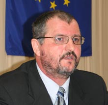 „Băieții cu cafelele” de la MEC îi răspund prefectului Onofrei