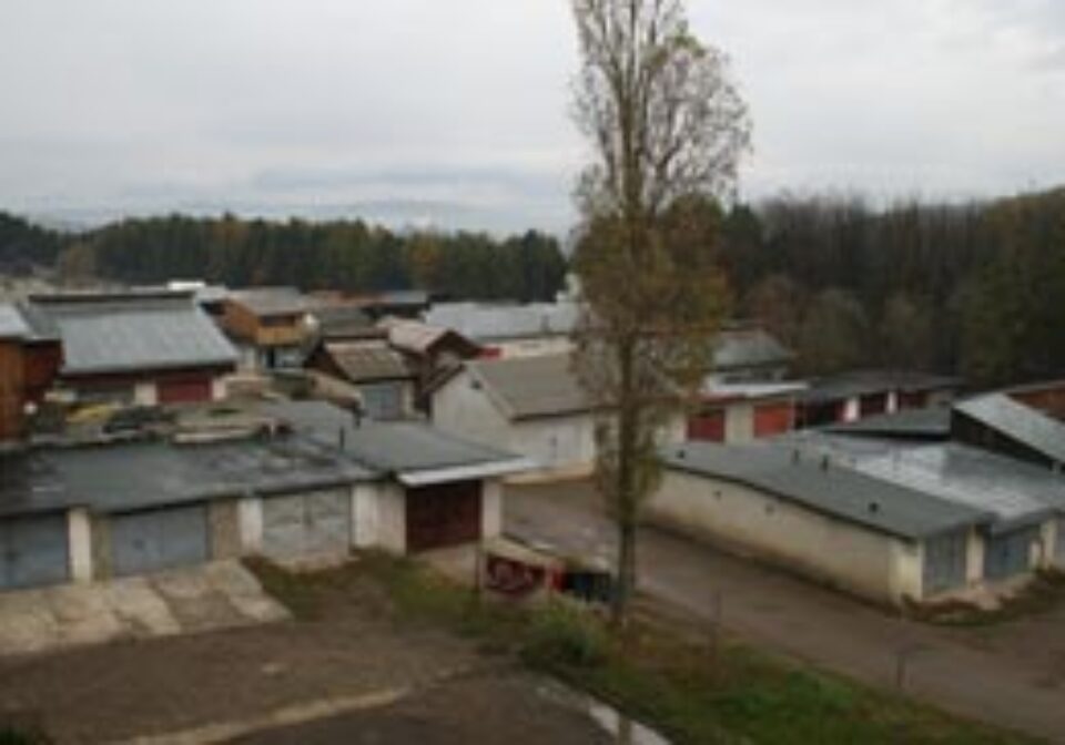 Cartierul de garaje din George Enescu