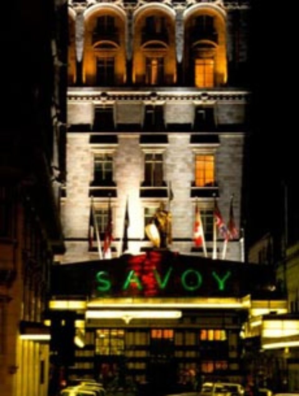 Hoteluri intrate în legendă