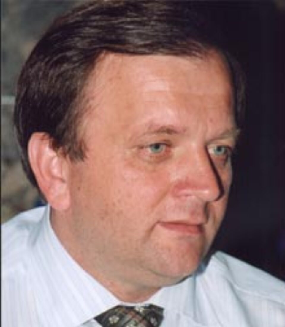 Întoarcerea lui Stolojan în PNL, susținută de 35 de liberali în frunte cu Flutur