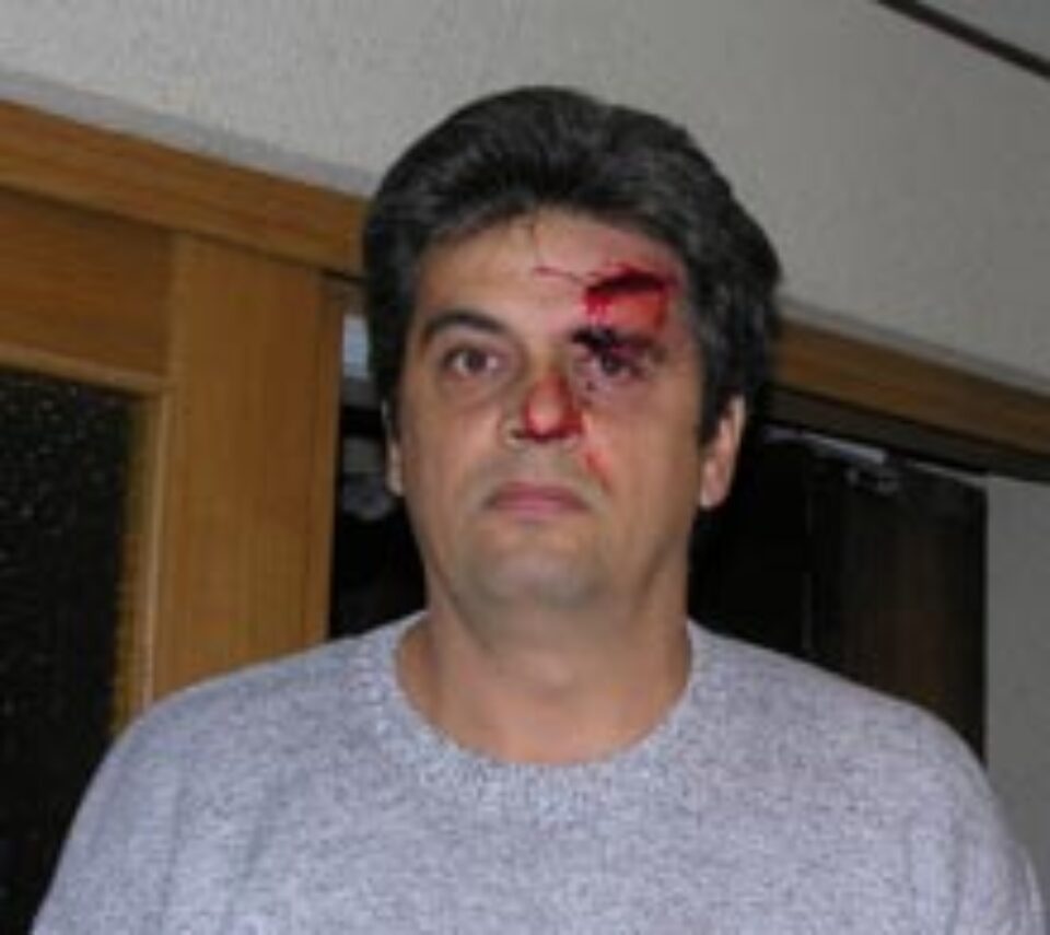 Profesor bătut cu parul în plină stradă