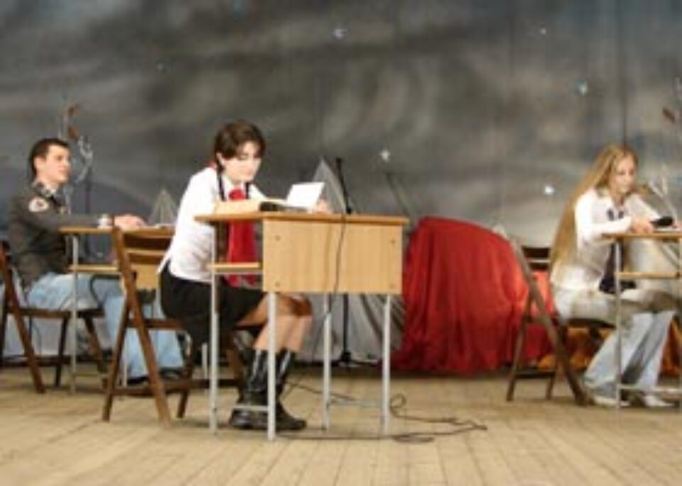 Balul Bobocilor – feeria anilor de liceu